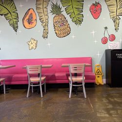 Frutitos Fruteria - This place is so cute!