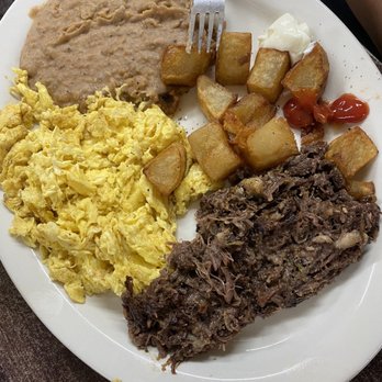 Taqueria La Cabanna - Platillo de Barbacoa con huevo - Mexican Near Me - Corpus Christi, Texas