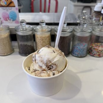 Scoop N Fruit - Cookies and cream ice cream - Ice Cream & Frozen Yogurt Near Me - Glen Cove, New York Scoop N Fruit - Cookies and cream ice cream - Ice Cream & Frozen Yogurt Near Me - Glen Cove, New York