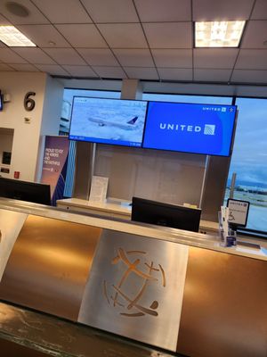 San Jose Mineta International Airport by null