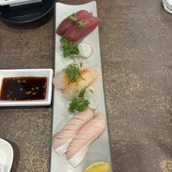Kinza Sushi - Yellowtail belly, red snapper, blue fin . Amazing !!! - Japanese Near Me - Glendale, California