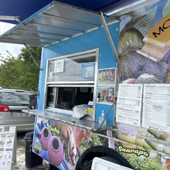 Mobile Cuban Cafeteria - Food Trucks Near Me - Boca Raton, Florida