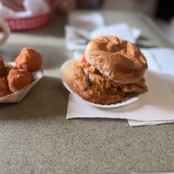 Dixie Barbecue - Food Trucks Near Me - Jonesboro, Illinois
