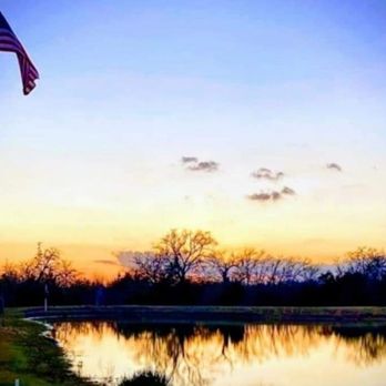 Busted Oak Cellars - Wineries Near Me - Carmine, Texas