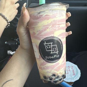 Boba Flip - Strawberry Banana Swirl Smoothie - Bubble Tea Near Me - Brea, California