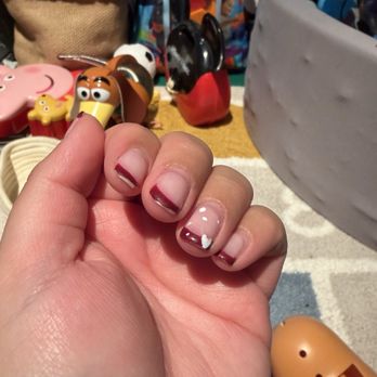 Luxe Nails & Spa - Chipping at the tips - Nail Salons Near Me - Santa Ana, California