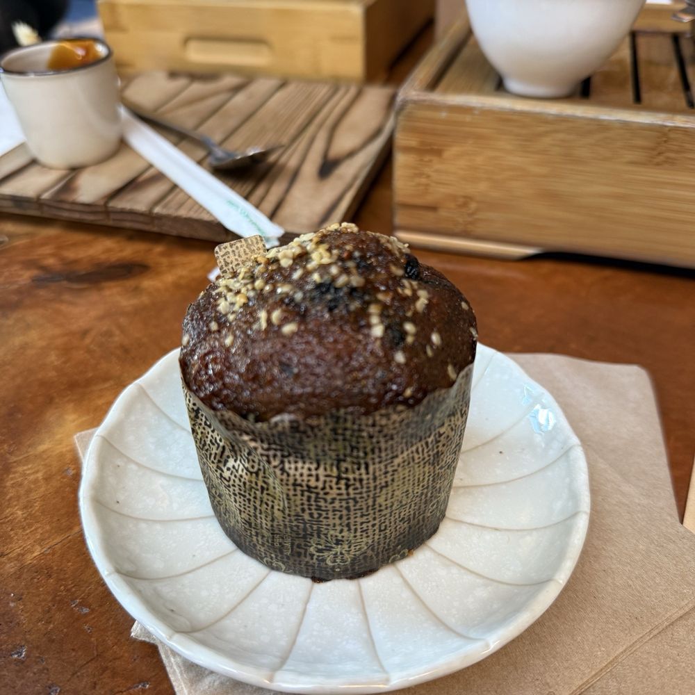 Blue Willow Teaspot - Muffin - Tea Rooms Near Me - Berkeley, California Blue Willow Teaspot - Muffin - Tea Rooms Near Me - Berkeley, California