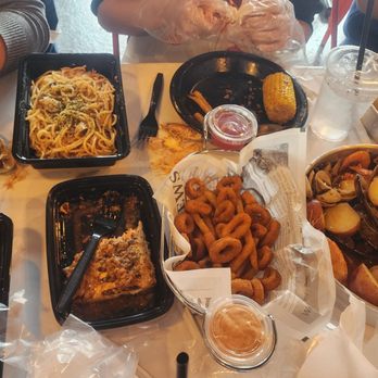Crab Mentality - garlic noodles, grilled jumbo squid, salmon, fried calamari, fisherman's half bounty - Seafood Near Me - Los Angeles, California Crab Mentality - garlic noodles, grilled jumbo squid, salmon, fried calamari, fisherman's half bounty - Seafood Near Me - Los Angeles, California