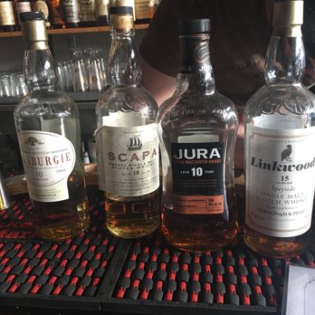 Acme Bar & Company - Whiskey flight selection - Whiskey Bars Near Me - Berkeley, California