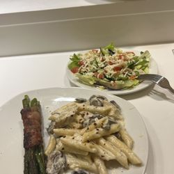 Residence Inn by Marriott Portland Hillsboro/Brookwood - Dinner by yours truly  , again another mini kitchen made goodness ! Homemade Chicken Alfredo , bacon wrapped asparagus and salad !
