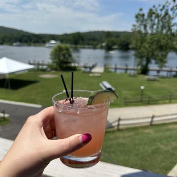 Gelston House - Seafood Near Me - East Haddam, Connecticut