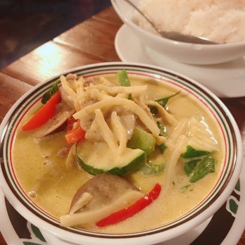 Pan Tang Restaurant - Green curry - Thai Near Me - Tujunga, California