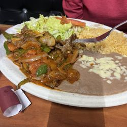 El Centinela Mexican Restaurant - Lunch fajitas