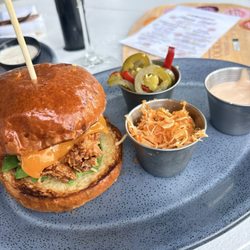 Palette Bar & Grill - Chicken sandwich