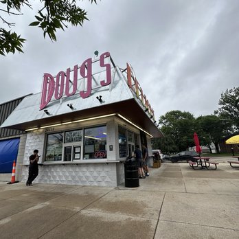 Matt & Mo's - Outside - Food Trucks Near Me - Hazel Park, Michigan