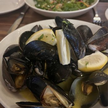 Il Pizzaiolo - mussels - Pizza Near Me - Pittsburgh, Pennsylvania Il Pizzaiolo - mussels - Pizza Near Me - Pittsburgh, Pennsylvania