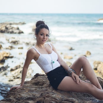 Olivia Smith - High school senior portraits at Corona Del Mar Beach - Session Photography Near Me