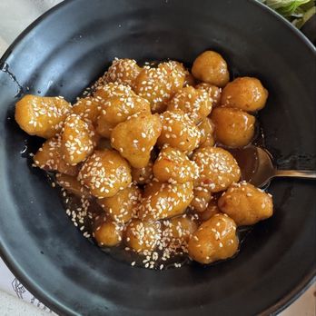 Em Que Viet - sesame cauliflower - Vietnamese Near Me - Saint Paul, Minnesota Em Que Viet - sesame cauliflower - Vietnamese Near Me - Saint Paul, Minnesota