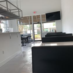 Pitte's Coffee - Seating inside