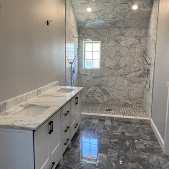 Granite Artists - Mater bathroom - Kitchen & Bath Near Me - Plano, Texas