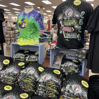 Buc-ee's - New Years Shirts & Mardi Gras Shirts - Gas Stations Near Me - Calhoun, Georgia