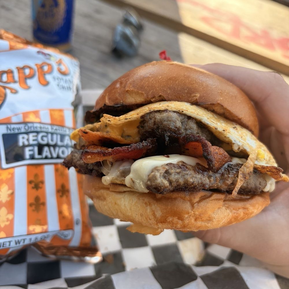 Moon Tower - Chong burger, green Area - Dive Bars Near Me - Houston, Texas Moon Tower - Chong burger, green Area - Dive Bars Near Me - Houston, Texas