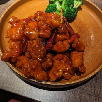 Uluh - General Tso's Chicken - Tea Rooms Near Me - New York, New York Uluh - General Tso's Chicken - Tea Rooms Near Me - New York, New York