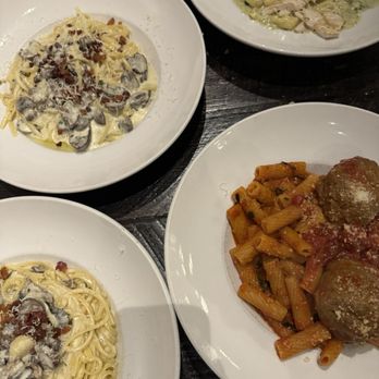 Hoofs Restaurant - Italian Near Me - Pawcatuck, Connecticut