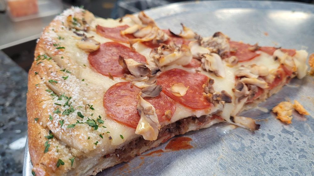 Food from Mama's Pizza and Grill