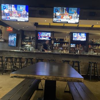 Bludso's BBQ - Bar area - Barbeque Near Me - Los Angeles, California