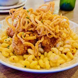 The George Sportsman's Lounge - Hot Honey Fried Chicken Macaroni and Cheese