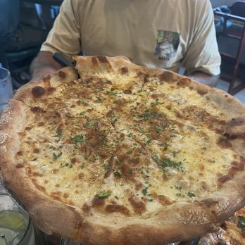 Reservoir Tavern - Clam and Garlic Pizza - Italian Near Me - Boonton, New Jersey Reservoir Tavern - Clam and Garlic Pizza - Italian Near Me - Boonton, New Jersey
