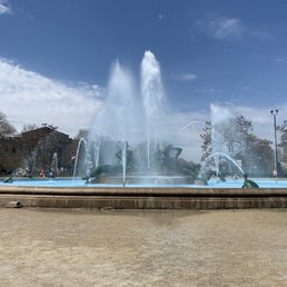Water fountain.