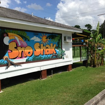 Sno Shak - a colorful mural on the side of a building - Ice Cream & Frozen Yogurt Near Me - Jefferson, Louisiana