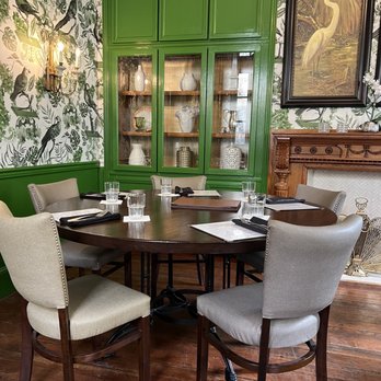 82 Queen - The green dining room - Southern Near Me - Charleston, South Carolina 82 Queen - The green dining room - Southern Near Me - Charleston, South Carolina