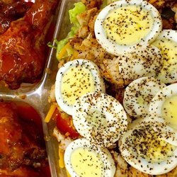 Twin Brothers - Salad and wings combo