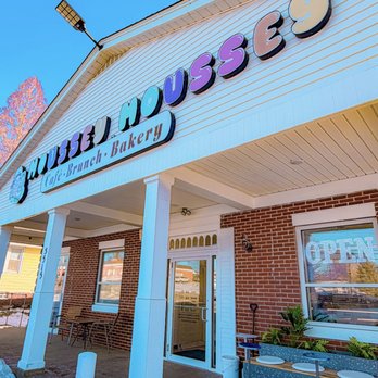 Moussey Moussey - Exterior - Desserts Near Me - Parma, Ohio