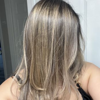 Hunny Bee Beauty - Hair Stylists Near Me - Arden-Arcade, California