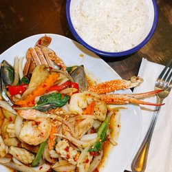 Chiang Mai Thai Kitchen - Seafood spicy basil