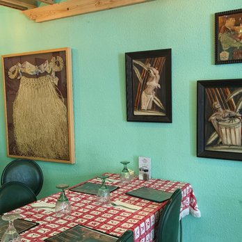 Kitty's Food And Spirits - a table set for two - Sandwiches Near Me - Tillamook, Oregon