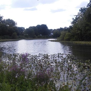 Lofts Pond - Parks Near Me - Baldwin, New York