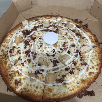 Slice in The Middle - Cauliflower Chicken Bacon Ranch - Pizza Near Me - Grand Saline, Texas Slice in The Middle - Cauliflower Chicken Bacon Ranch - Pizza Near Me - Grand Saline, Texas