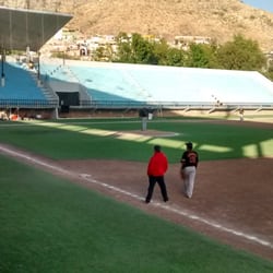 Estadio de Béisbol Aguilar Y Maya - Abejas vs ángeles