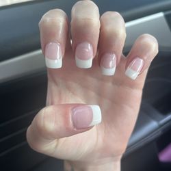 Eddie's Nails - Dip French Manicure