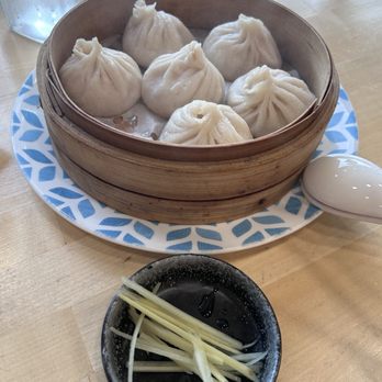 Boston Soup Dumplings - Steamed Pork Soup Dumplings(6) 猪肉小笼包(6) - Chinese Near Me - Boston, Massachusetts Boston Soup Dumplings - Steamed Pork Soup Dumplings(6) 猪肉小笼包(6) - Chinese Near Me - Boston, Massachusetts