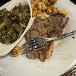 Is how it's so tough NY strip steak supposed to be gray? Tough road kill no flavor