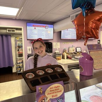 Apponaug Village Creamery - This scooper was immediately welcoming upon entering the shoppe! We need more young people like Charlotte! - Ice Cream & Frozen Yogurt Near Me - Warwick, Rhode Island