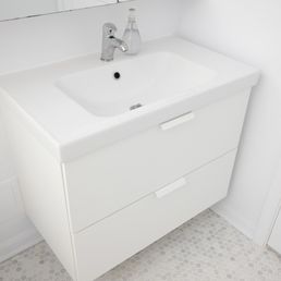 Floating vanity