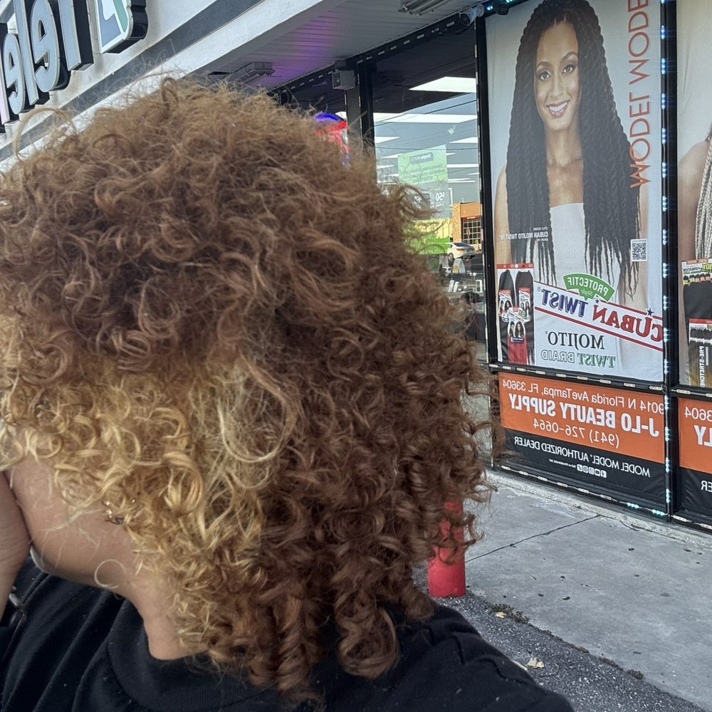 Salon Halo - Carrollwood - Hair cut by Jessie - Hair Salons Near Me - Tampa, Florida