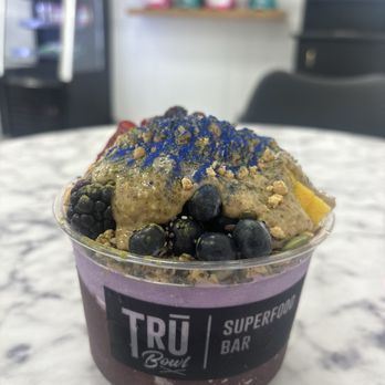 Trū Bowl Superfood Bar - Medium bowl, $13 - Vegan Near Me - Long Beach, California Trū Bowl Superfood Bar - Medium bowl, $13 - Vegan Near Me - Long Beach, California